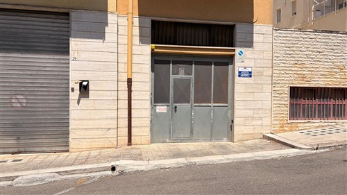 Centrale Appartamento di 3 Vani Oltre Acc. e Con Box Auto.
